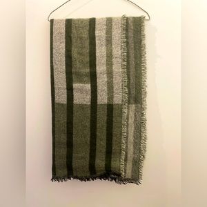 One size grey plaid scarf. Good condition